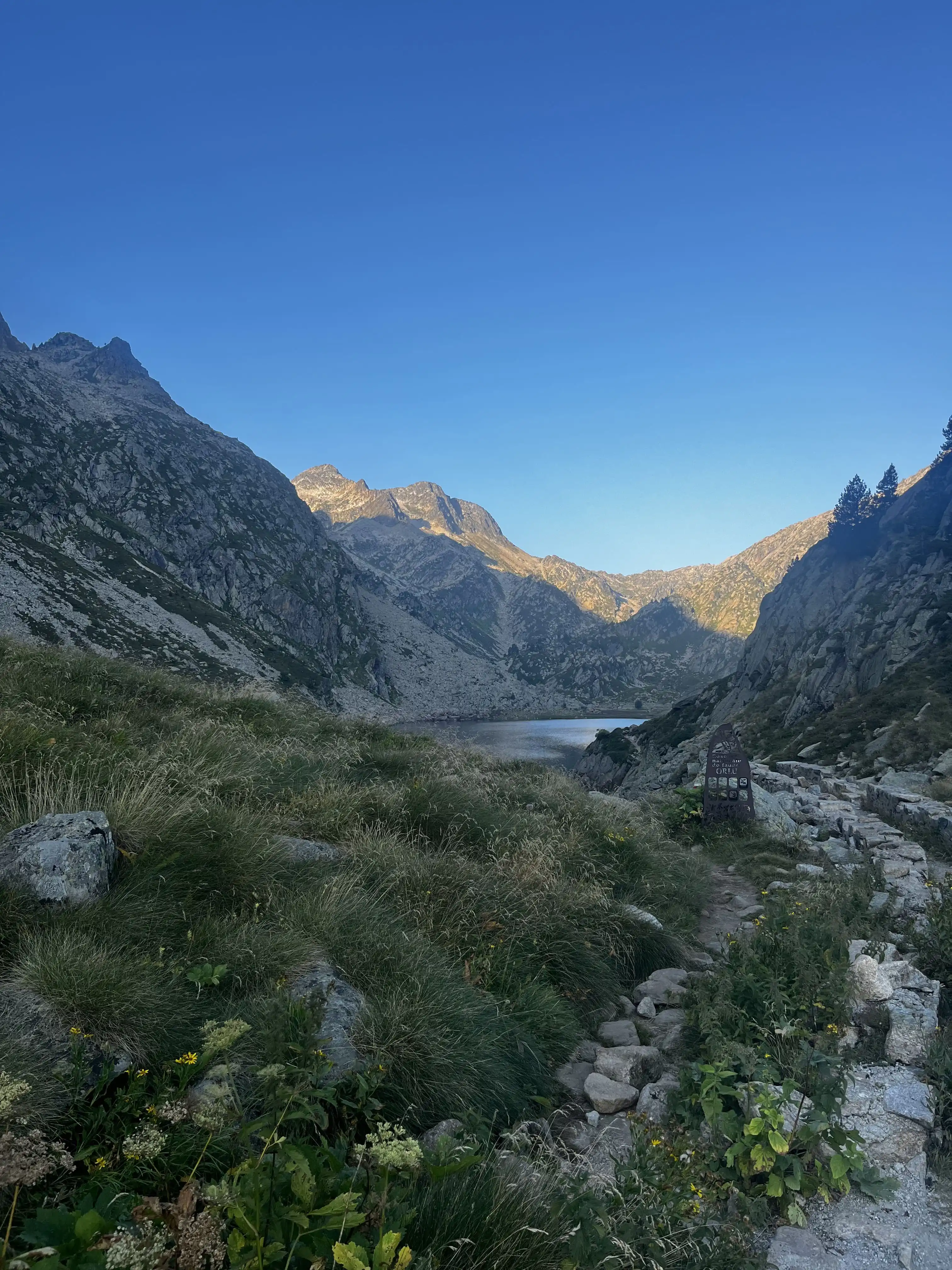 Trek dans les Pyrénées — panorama montagnard